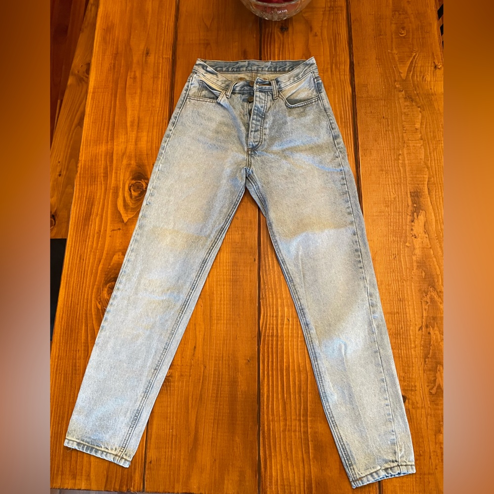 J. Galt by Brandy Melville size Medium buttonfly mom jeans